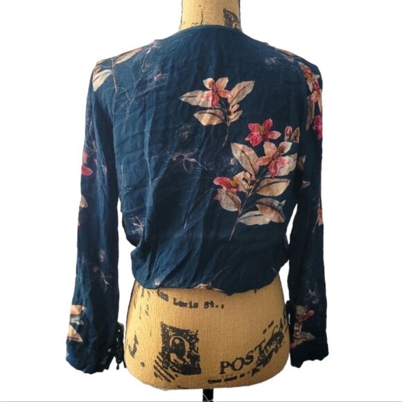 Small Zara blue floral faux wrap long sleeve bodysuit - Picture 2 of 6